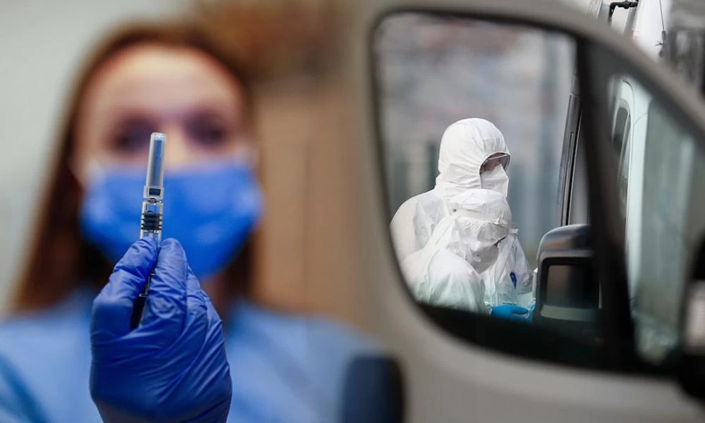 Κορονοϊός: Ήρθαν τα πρώτα εμβόλια σην Ελλάδα - Πέρασαν τον Προμαχώνα